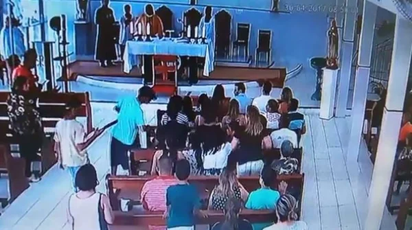 Maisa responde a boatos de gravidez e recebe apoio de Bruna Marquezine