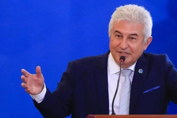 Imagem colorida do senador Marcos Pontes (PL-SP) tenta conquistar colegas na eleição à presidência do Senado
