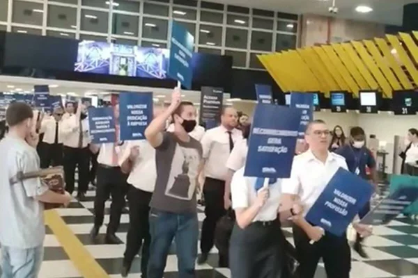 funcionários gol protestam congonhas
