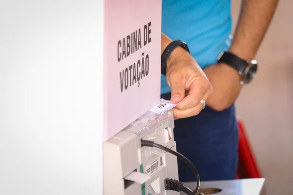 Imagem colorida de eleições em Águas Lindas, no Entorno do DF
