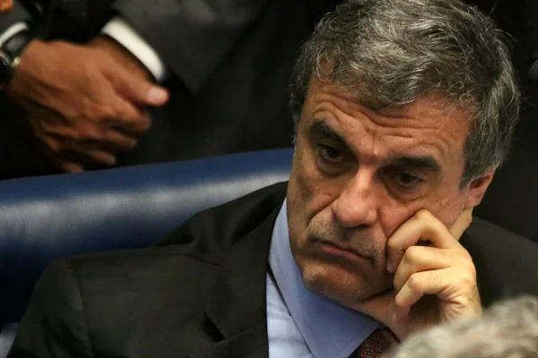 Tribunal abre ação contra Cardozo por ignorar demarcação de terras