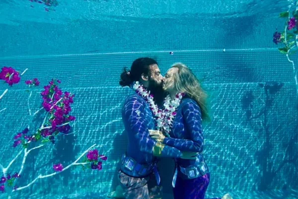 Casal quebra recorde mundial com beijo de 4 minutos debaixo d’água