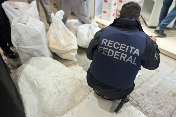 Fiscal da Receita Federal - Metrópoles