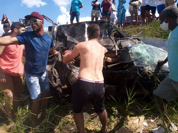 Acidente de trânsito em Linhares, no Espírito Santo, que matou Silvana Maria Faquim Belúcio Simon