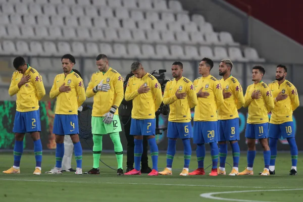 Seleção Brasileira jogadores enfileirados