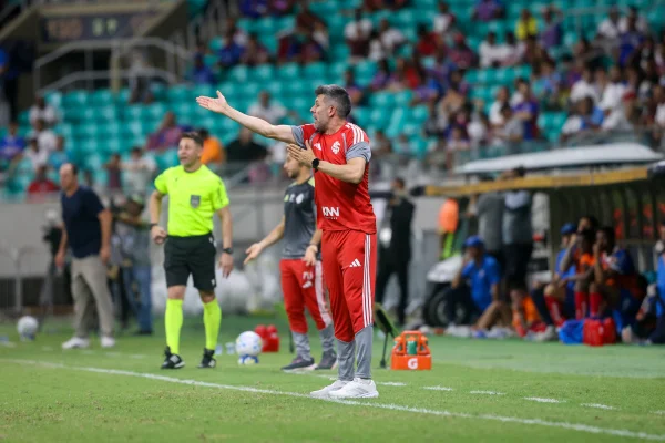 Pezzolano após derrota: “Impossível acreditar em treinador que não ganha”