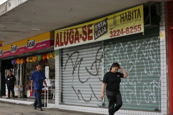 Crise afeta comércio no DF pelo sétimo mês seguido