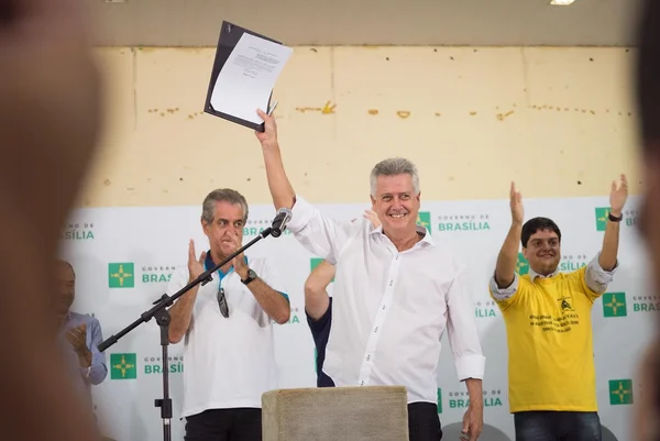 GDF sanciona lei que regulariza oito quadras do Guará II