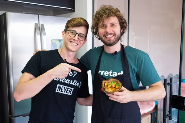 Cozinha de Solteiro Especial: Paulo Quintella ensina cocadinha brulada