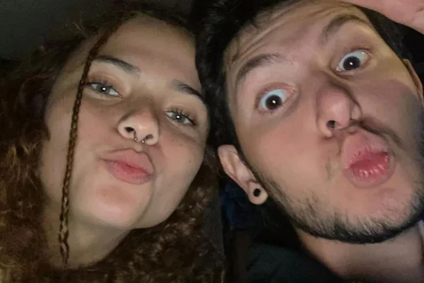 Jovem anuncia processo seletivo para ficante na Copa e viraliza