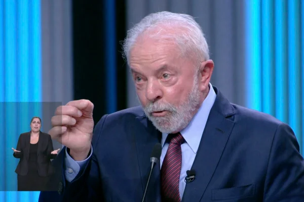 Luiz Inacio Lula da Silva durante debate presidenciaveis eleicoes 2022 TV globo candidatos