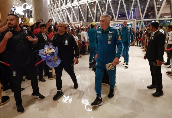 Carlo Ancelotti com a delegação da Seleção Brasileira
