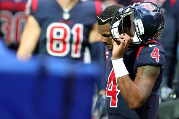 Deshaun Watson, dos Texans, é acusado de assédio sexual
