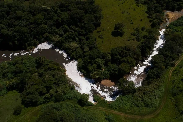 Risco de vazamento de chorume em novo aterro ameaça Rio Melchior