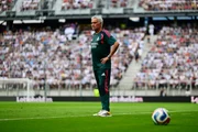 José Mourinho é o treinador do Real Madrid José Mourinho é o treinador do Real Madrid