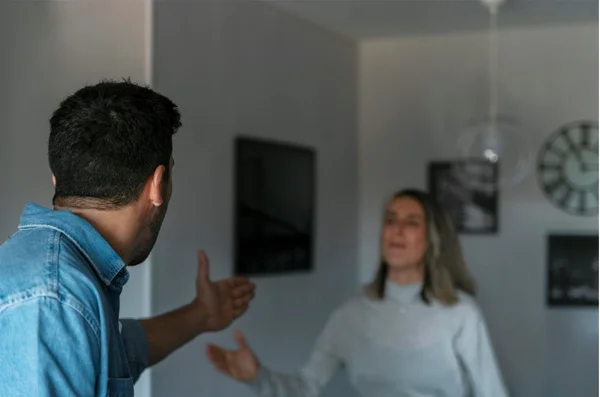 Como seria se Eduardo e Mônica se conhecessem hoje?