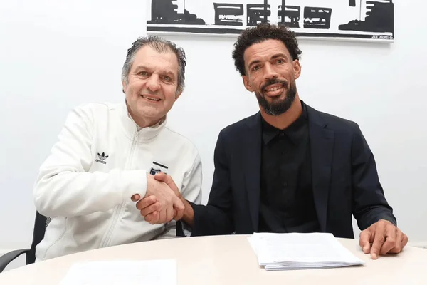 Vozinha assina contrato com o Colo-Colo