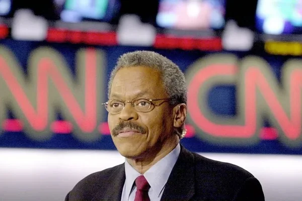 Bernard Shaw, âncora da CNN por duas décadas, morre aos 82 anos