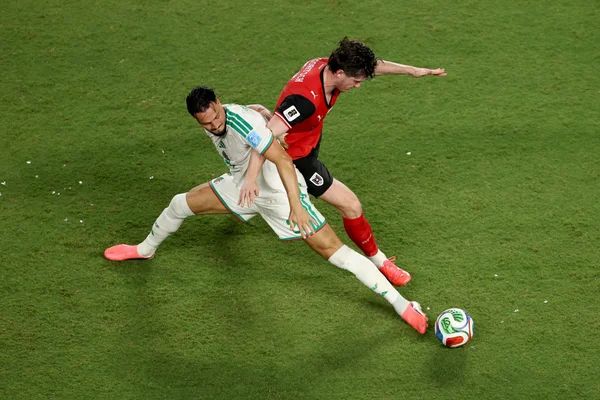 Com emoção, Argélia e Áustria empatam e vão ao mata-mata da Copa