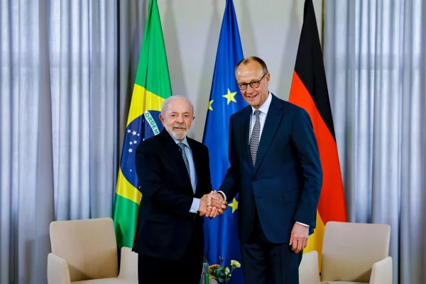 O presidente Lula com o chanceler primeiro-ministro da Alemanha, Friedrich Merz