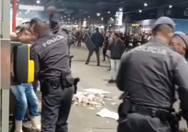 Vídeo: ambulantes e PMs entram em confronto no Terminal Grajaú, em SP