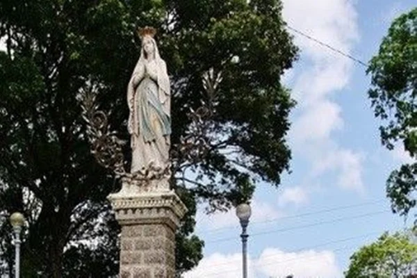 Imagem de Nossa Senhora de Lourdes