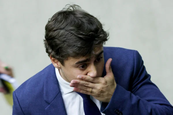Deputado federal Nikolas Ferreira (PL-MG) durante sessão legislativa Metropoles