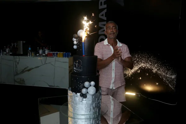Romário posa em sua festa de comemoração dos seus 59 anos - Metrópoles
