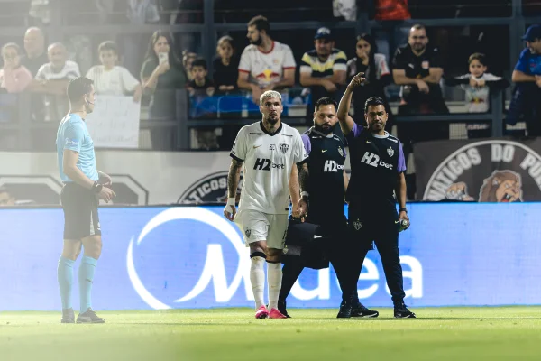 Atlético-MG informa lesão de Lyanco e retorno de dois jogadores