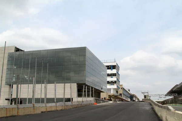 Com nova roupagem, Interlagos faz últimos ajustes antes de receber pilotos da F1