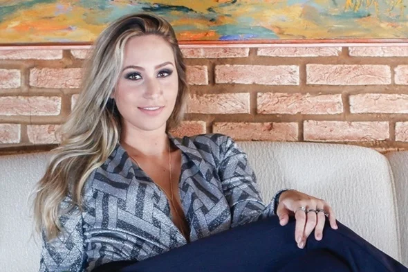 Amanda Miller apresenta seu closet e dá dicas de estilo