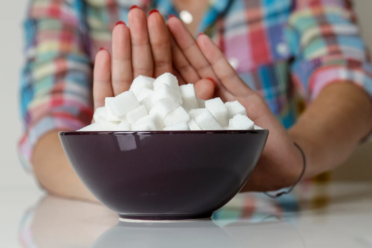 O açúcar está entre os alimentos que devem ser evitados por quem tem varizes O açúcar está entre os alimentos que devem ser evitados por quem tem varizes