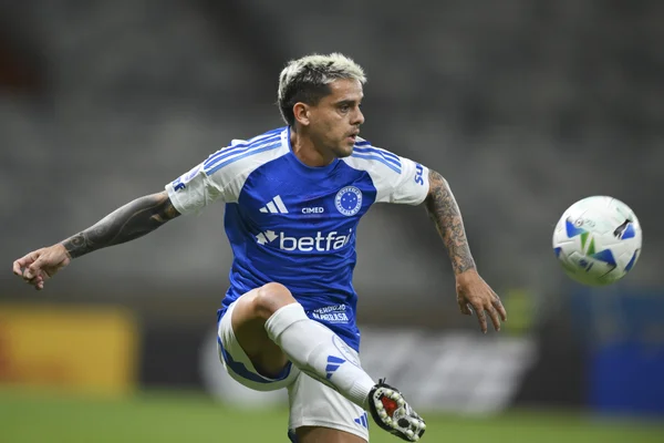 Foto colorida de Fagner, jogador do Cruzeiro - Metrópoles