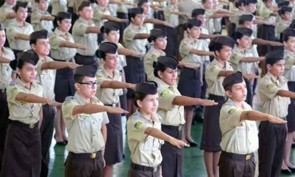 imagem colorida alunos colegio policia militar de goias