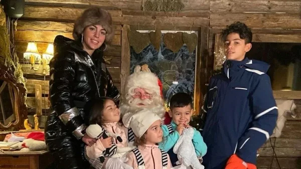 CR7 gasta R$ 11 mil em diárias para filhos verem Papai Noel na Lapônia