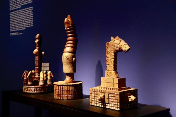 Caixa Cultural abre exposição com peças de Francisco Brennand