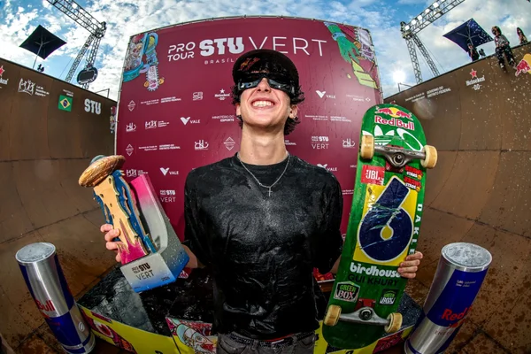 Em Brasília, Gui Khury fatura as cinco maiores notas do STU Pro Tour