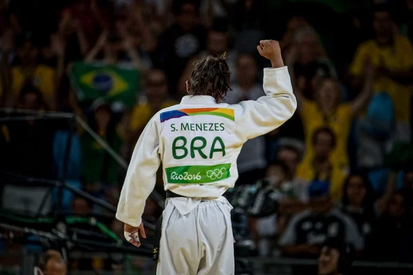Sarah Menezes e Felipe Kitadai perdem chance de ouro no judô