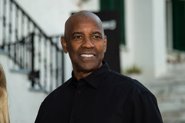 Denzel Washington comparece à sessão de fotos "The Equalizer 3" em 19 de outubro de 2022 em Atrani, Amalfi, Itália.