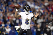 O quarterback do Ravens devolveu o empurrão no torcedor O quarterback do Ravens devolveu o empurrão no torcedor