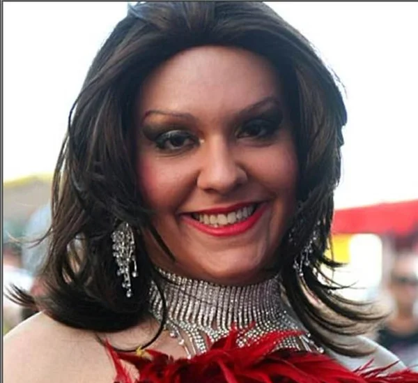 Performista diz que George Santos foi drag queen no Brasil; ele nega
