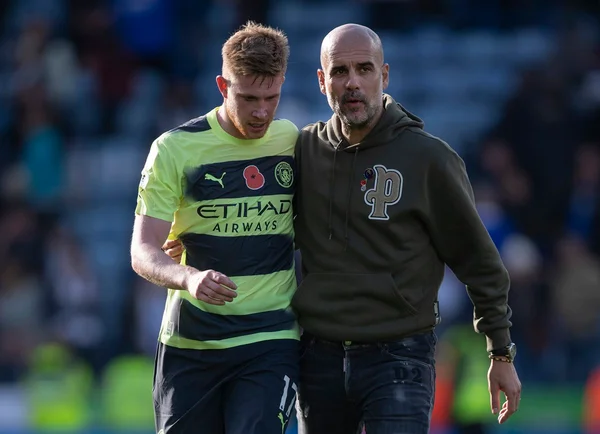 Kevin de Bruyne marca de falta e City dorme na liderança do Inglês