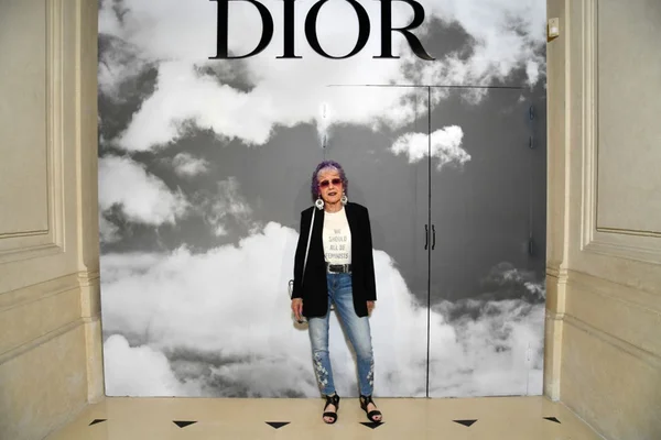 Alta-costura da Dior terá cenário assinado por Judy Chicago