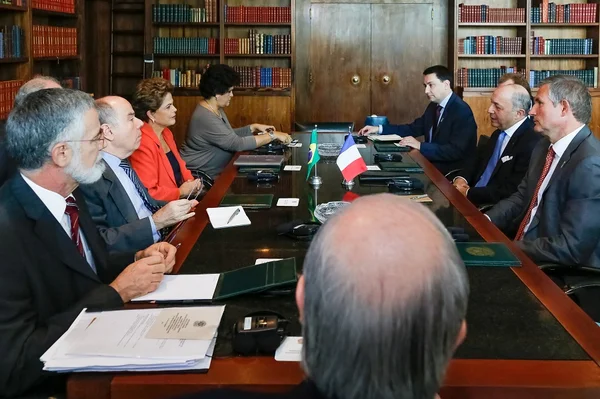 Presidente Dilma participa de reunião de trabalho com chanceler da França, Laurent Fabius