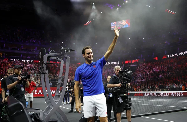 Ao lado de Nadal, Federer perde para americanos e se despede do tênis
