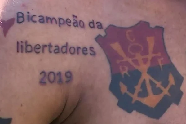 Previsão ou zica? Torcedor tatua título do Flamengo na Libertadores