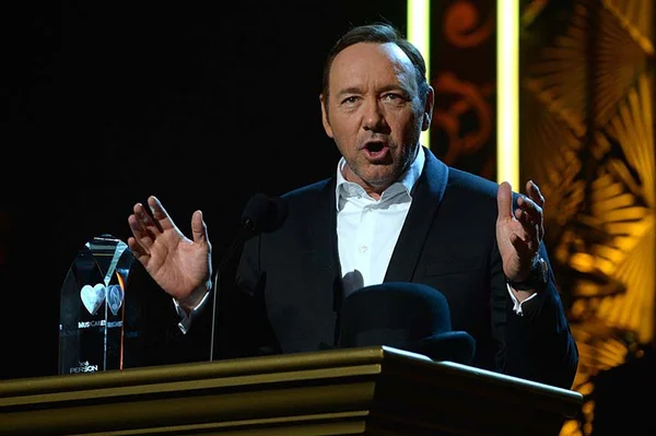 Jovem que acusou Kevin Spacey de abuso sexual retira denúncia