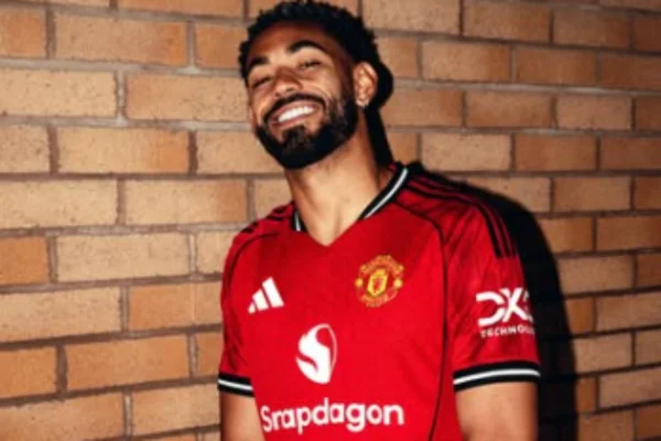 Wolverhampton CUNHA 10 シャツ　マテウス・クーニャ Matheus Cunha herdará a camisa 10 do Manchester United. Confira