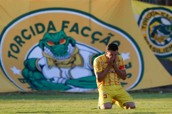 Lúcio marca, e Brasiliense vence jogo de ida contra Campinense