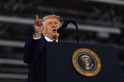 Governo Trump oferece U$1.000 para imigrante que deixar os EUA Governo Trump oferece U$1.000 para imigrante que deixar os EUA